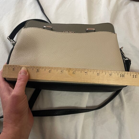 DKNY Avelle Small Crossbody Faux Leather Purse Bag (No Stachel Handles) Unused - Picture 9 of 16